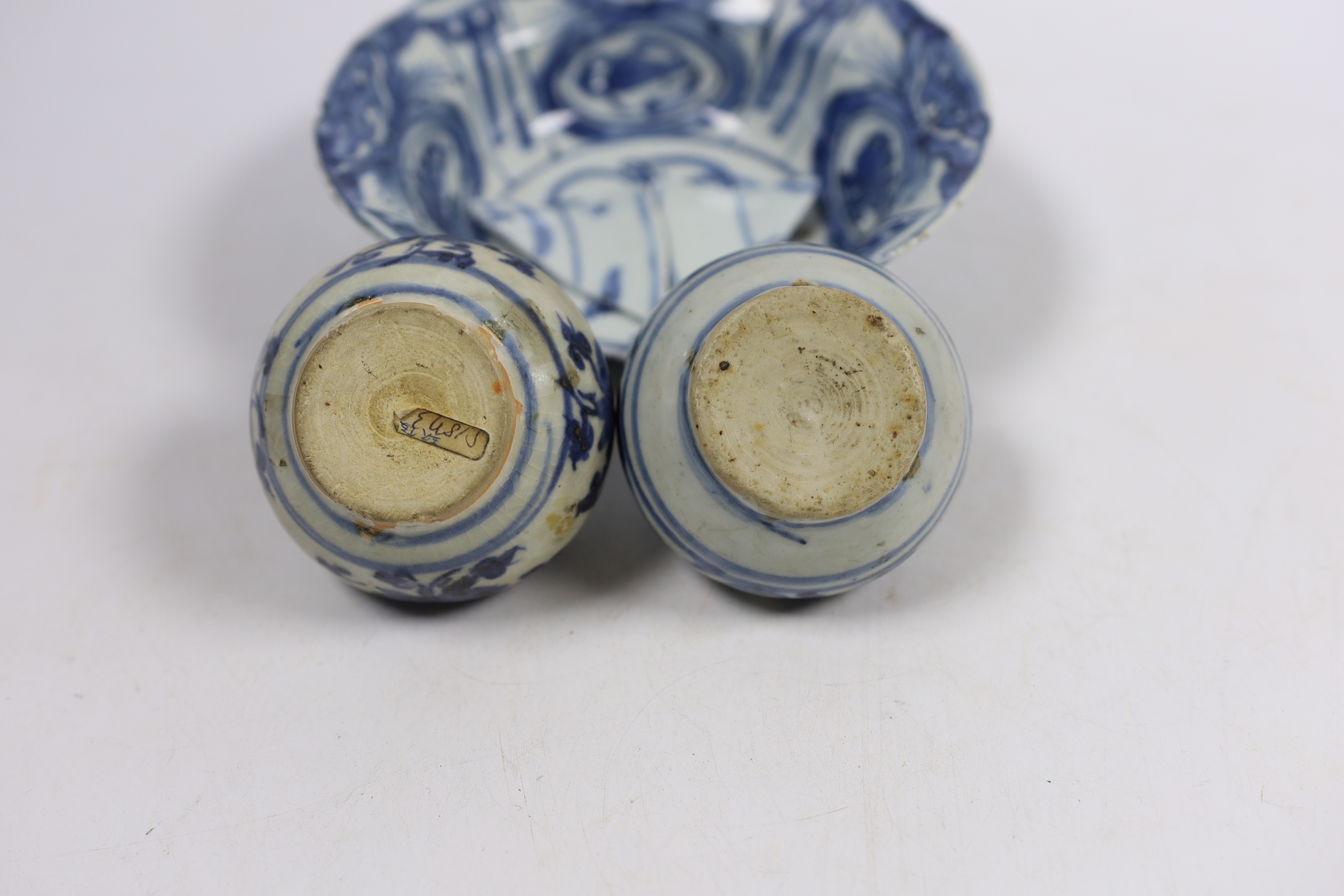 A pair of Chinese blue and white jarlets, Ming Dynasty and a Chinese kraak blue and white bowl, bowl 15cm (3)